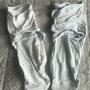 SwaddleMe and Aden+Anais Sm/Md swaddles, gray/ white Great Condition, Smoke Free